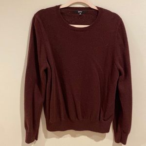 Quince burgundy cashmere sweater, used condition.